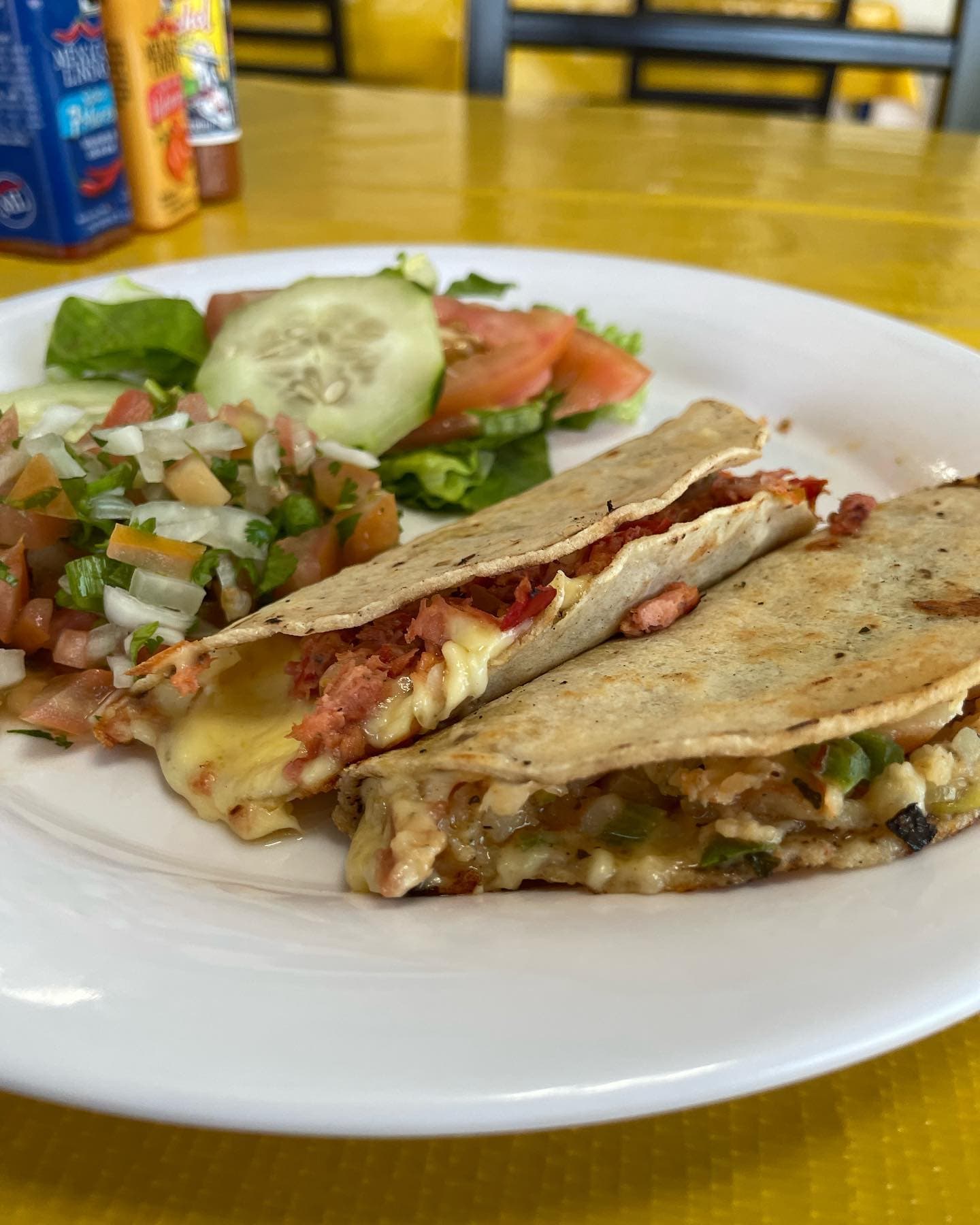 Paquete #6: (2) Tacos Gobernador + Bichi + Soda