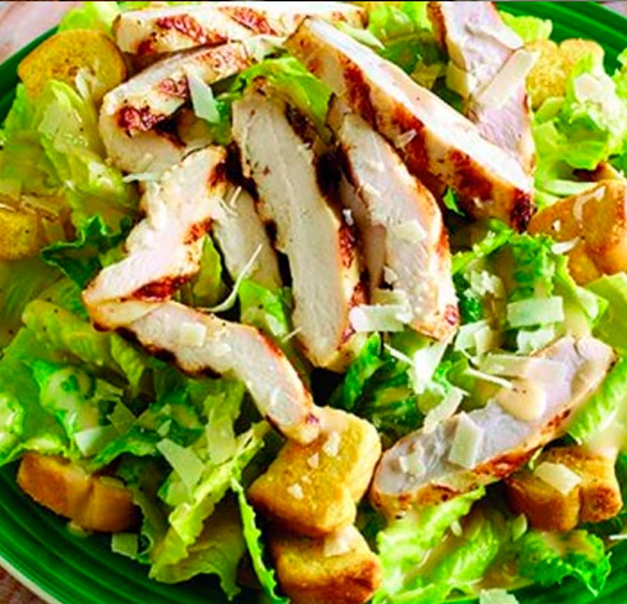ENSALADA + AGUA FRESCA