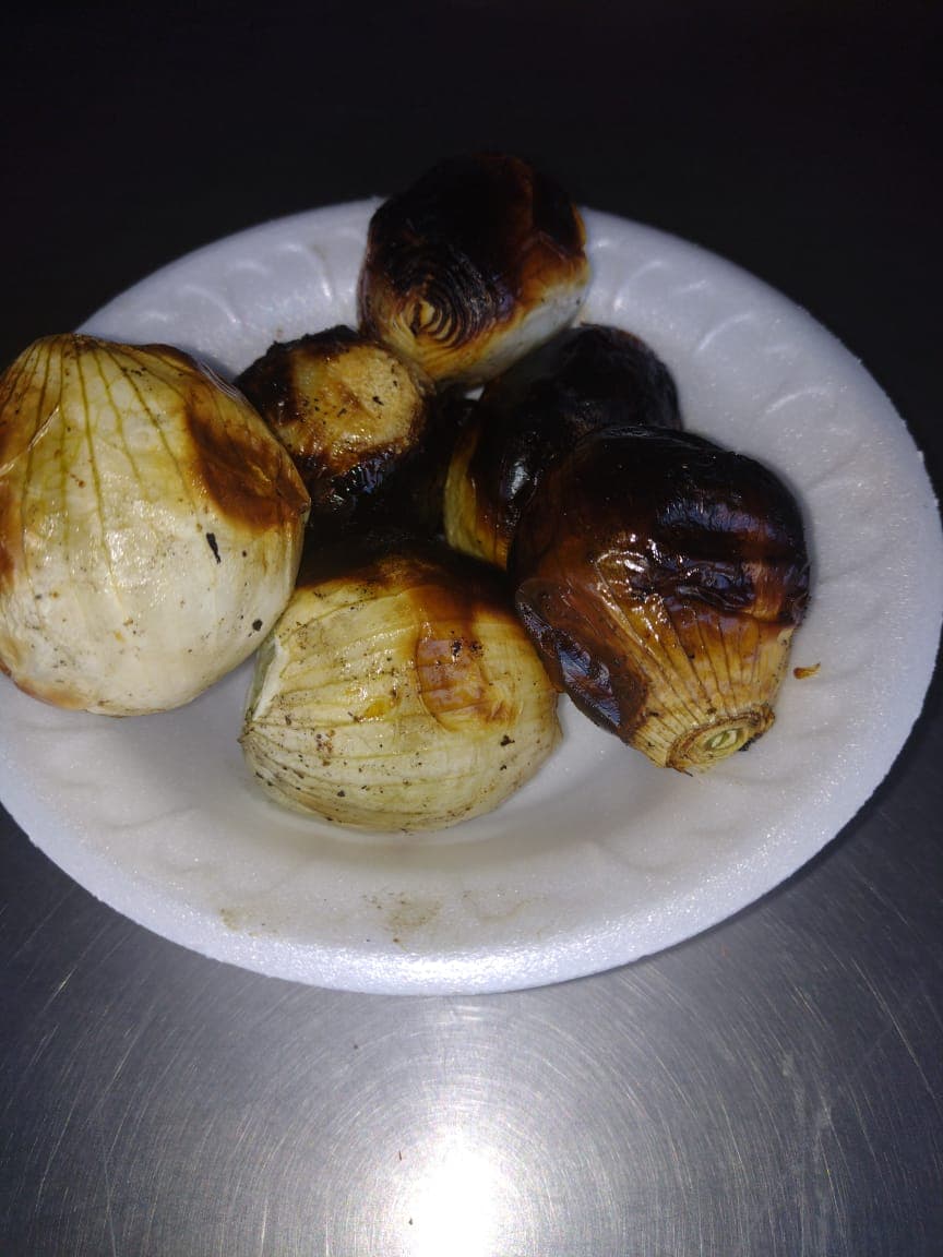 Orden de cebollitas y chiles toreados