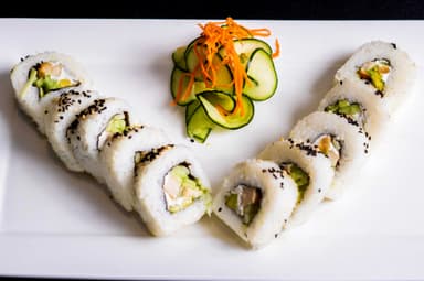 Combo Rollo California Pollo + Te