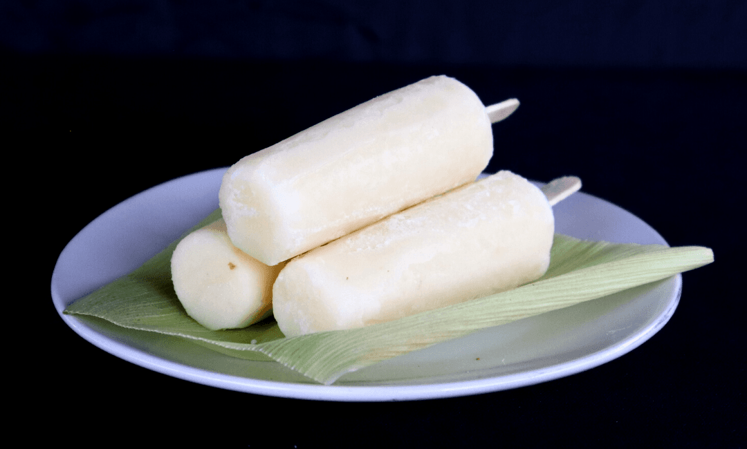 Paletas de Hielo de Elote
