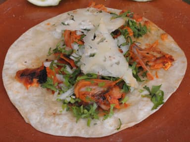 Taco al Pastor con Tortilla de Harina a la Plancha