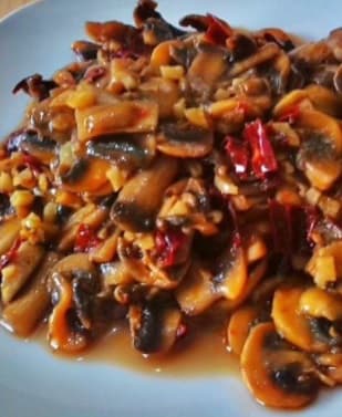 Champiñones al Ajillo