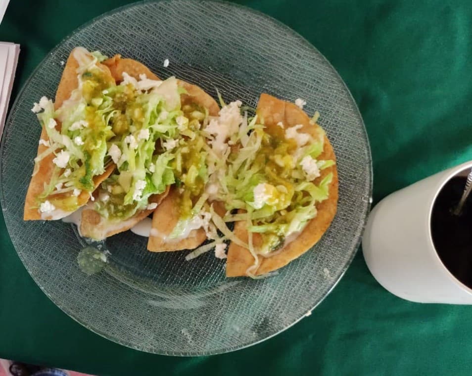 Empanadas Combinadas de Pollo con Quesillo