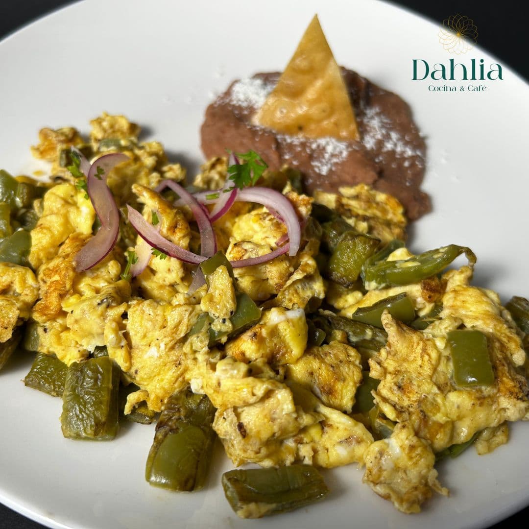 Huevos con Nopales