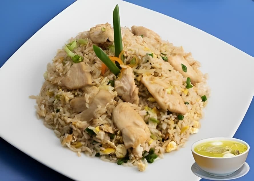 Arroz Chaufa y Caldito de Gallina