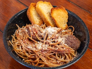Pasta Bolognesa con Meat Balls