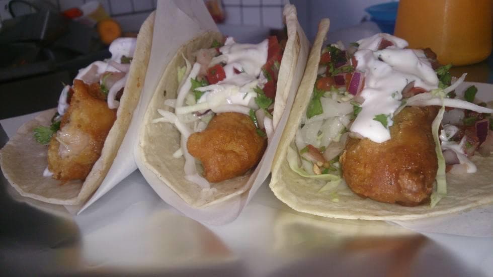 Tacombo Pescado + Camarón + Marlín + Soda
