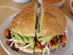 Cemita al Pastor + 1/2 LT Agua de Sabor