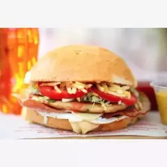 Sándwich Chori Pollo más Chicha