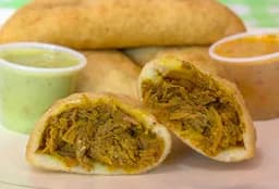 Empanada de Carne Desmechada
