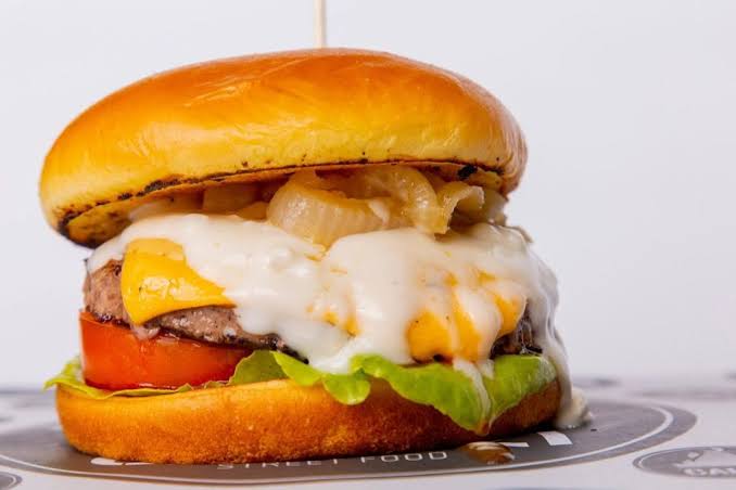 Hamburguesa 3 quesos + Orden de papas