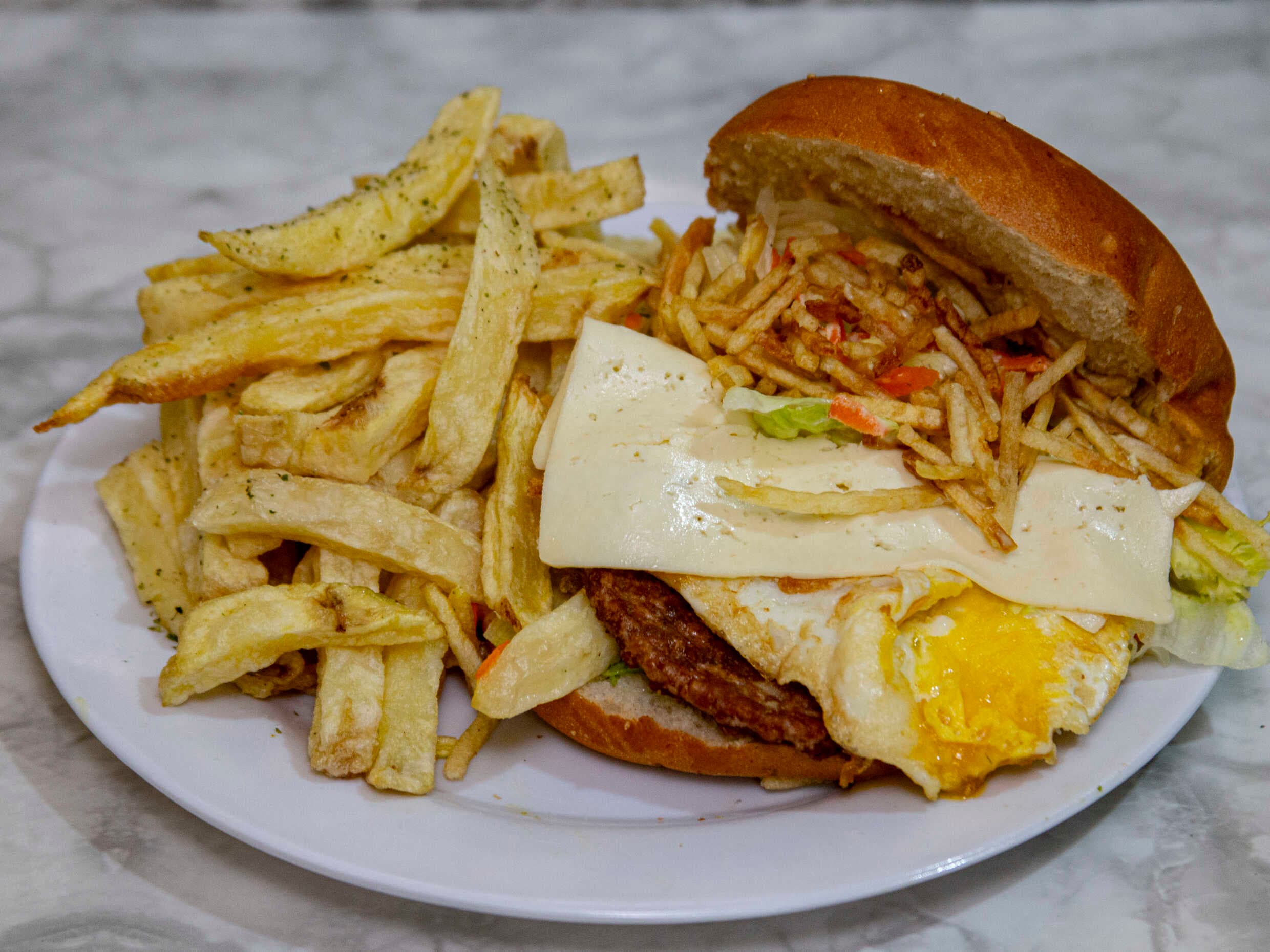 Royal Cheese Rusty's Burger