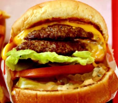 Combo-Hamburguesa 2 Carnes + Papas + Soda