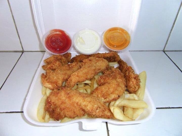 Orden de papas con pollo regular + Coca Cola 600ml