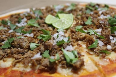 Pizza de Birria
