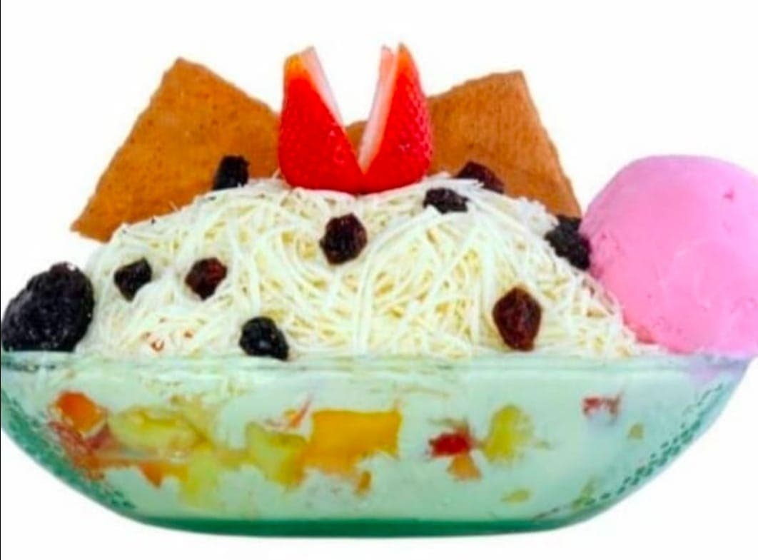 Ensalada de Frutas Corriente con Helado