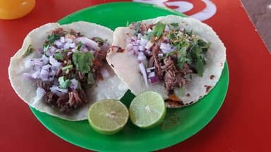 3 Tacos de Chivo + Consome Gratis.
