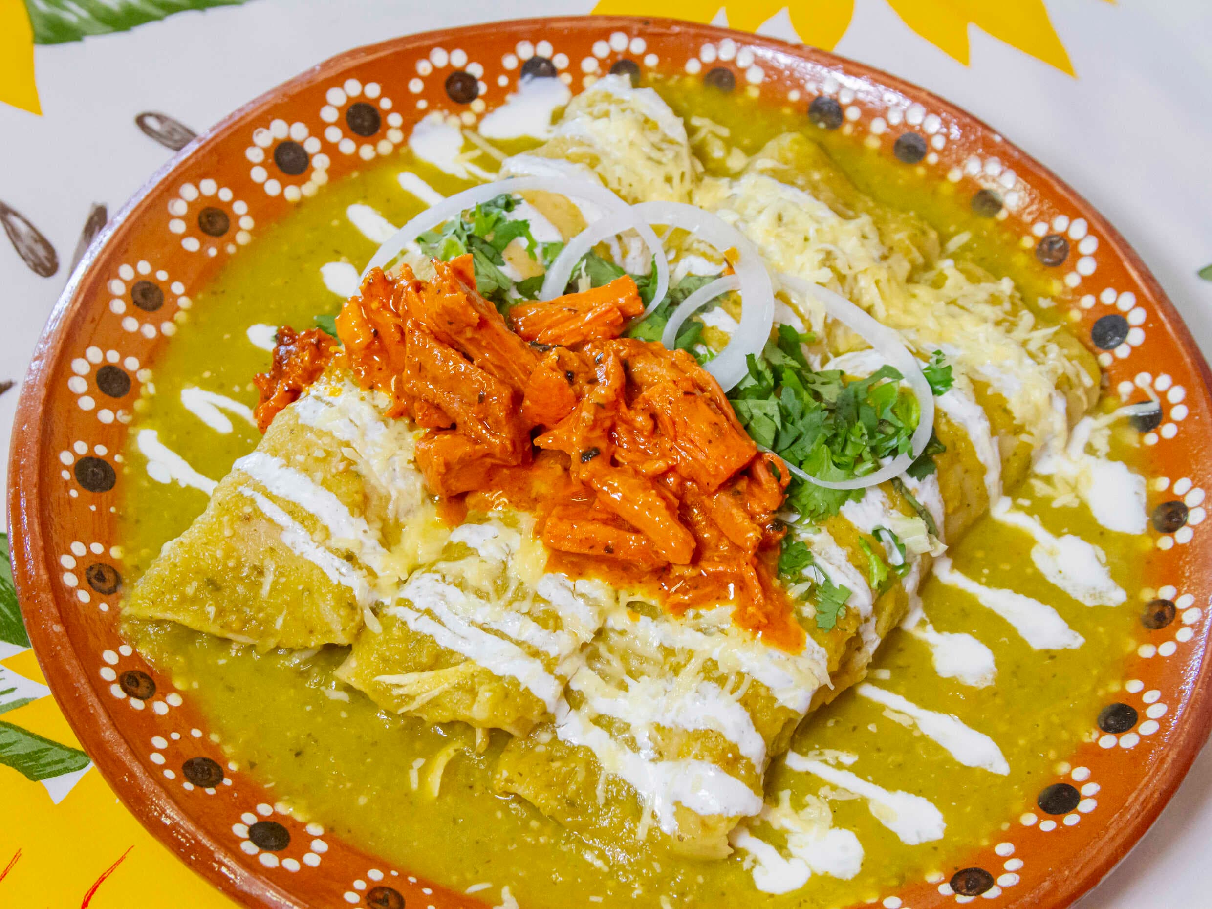 Enchiladas Mayas Rellenas de Cochinita Pibil