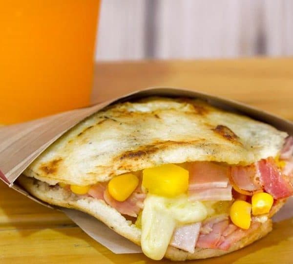 Arepa Hawaiana