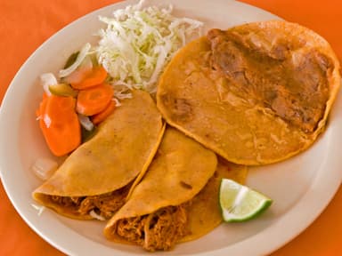 Combo 4 de carne, 2 frijoles, 2 de papa y 2 Cocas