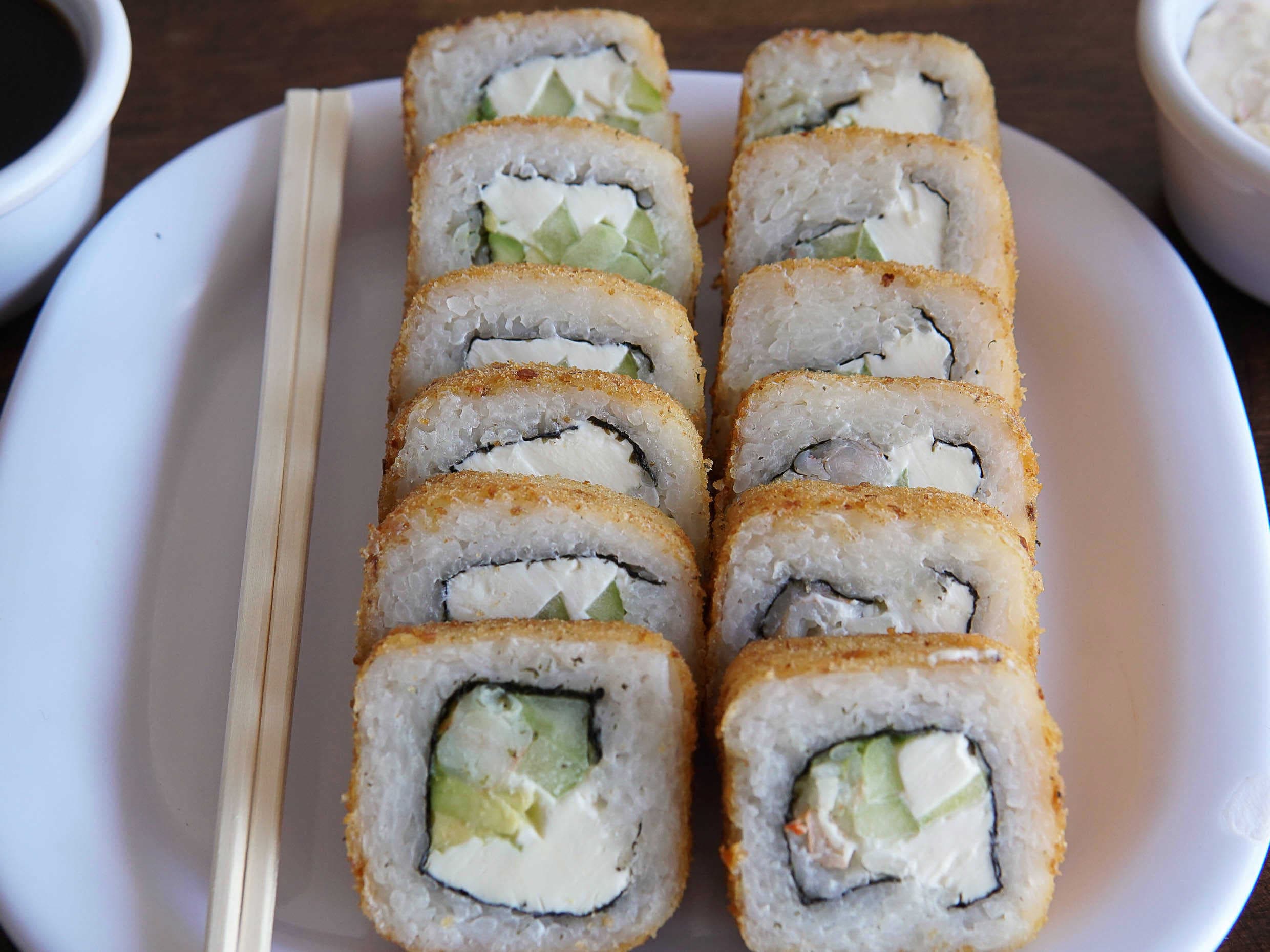 Combo  1 rollo California 1 rollo quesos