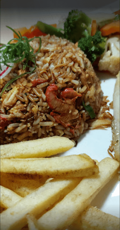 Medio Arroz Cantones + Papas Fritas
