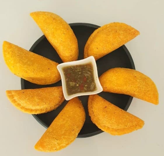 Empanadas Rellenas de Pollo