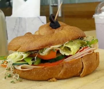 Croissaint jamón selva negra
