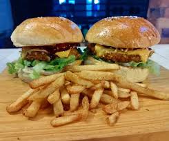 2 Hamburguesas + Papas a la Francesa