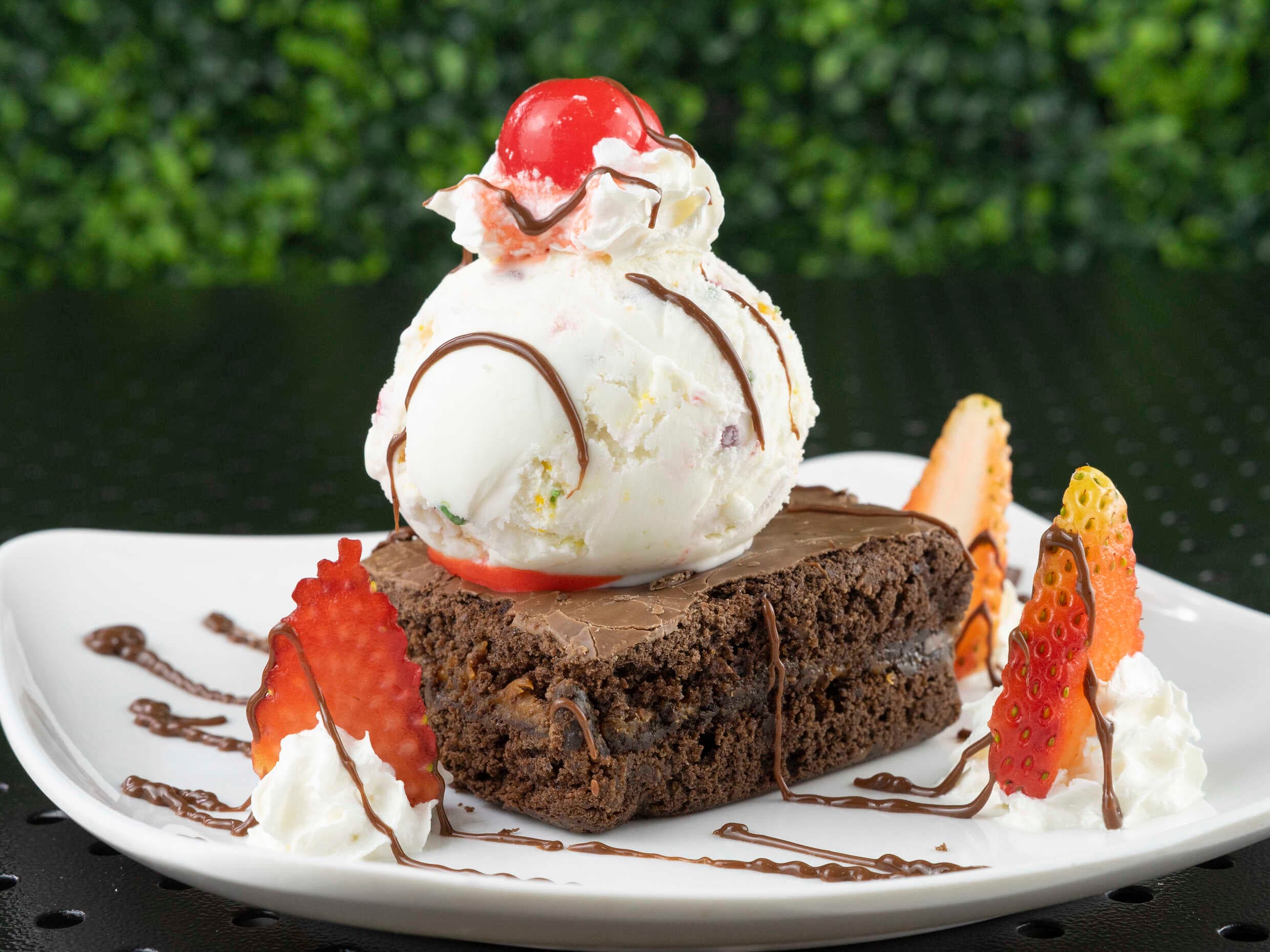 Brownie con helado