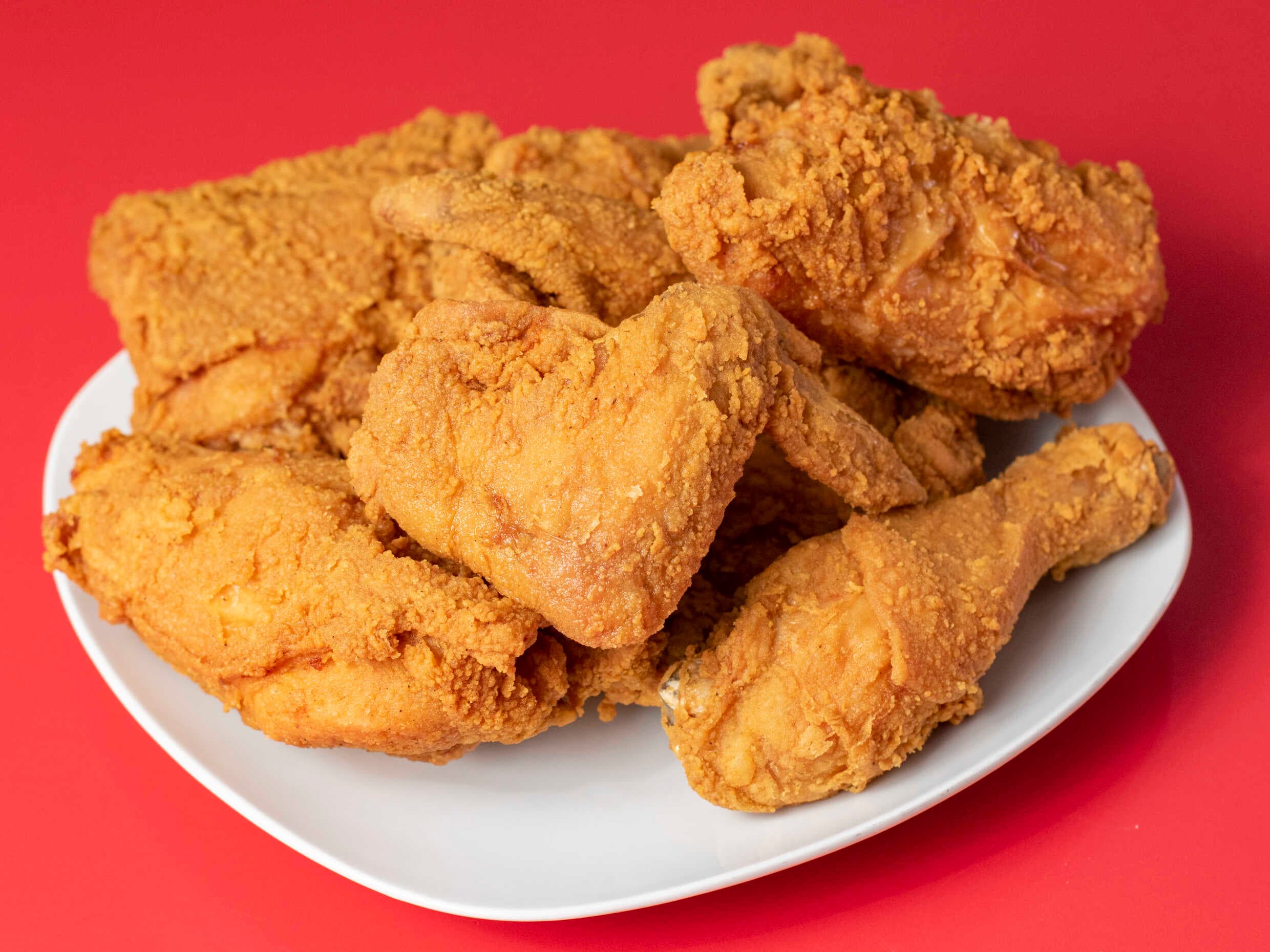 12 Alitas con Salsa BBQ