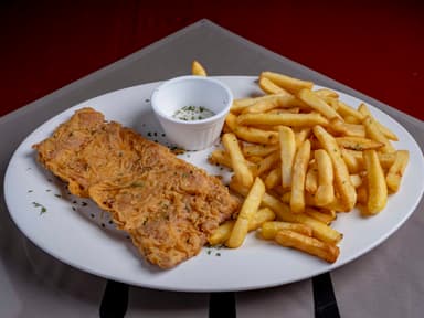 Filete de Pollo Empanizado con Papas