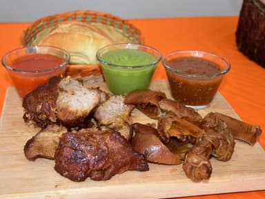 1 Kilo de Carnitas (4-5 Personas)