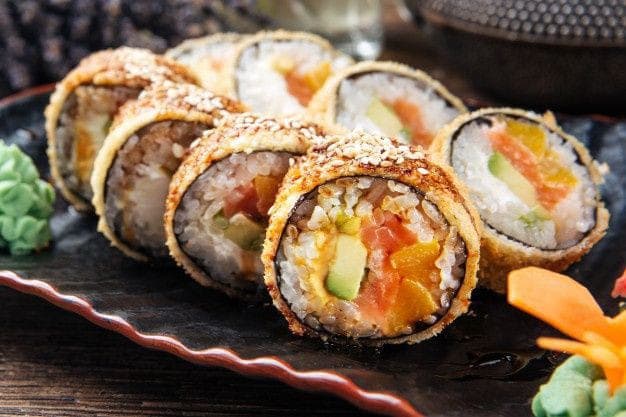 Maki Salmon Rollo Art