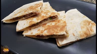 Quesadilla De Asada Con Queso Oaxaca