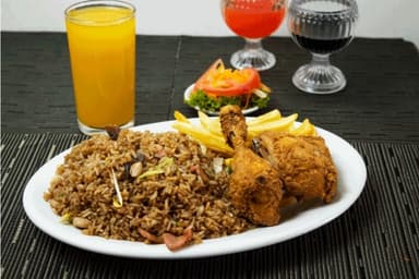 Arroz Chino (3 Carnes) + Pollo Broaster+ gaseosa