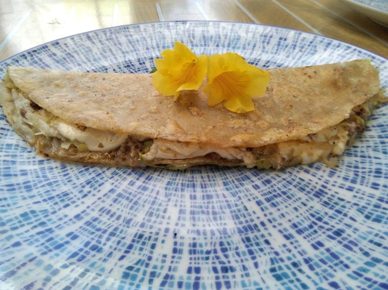 QUESADILLA DE TINGA DE RES