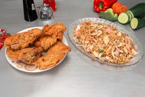 Combo Arroz Chino Grande Especial con Medio Pollo