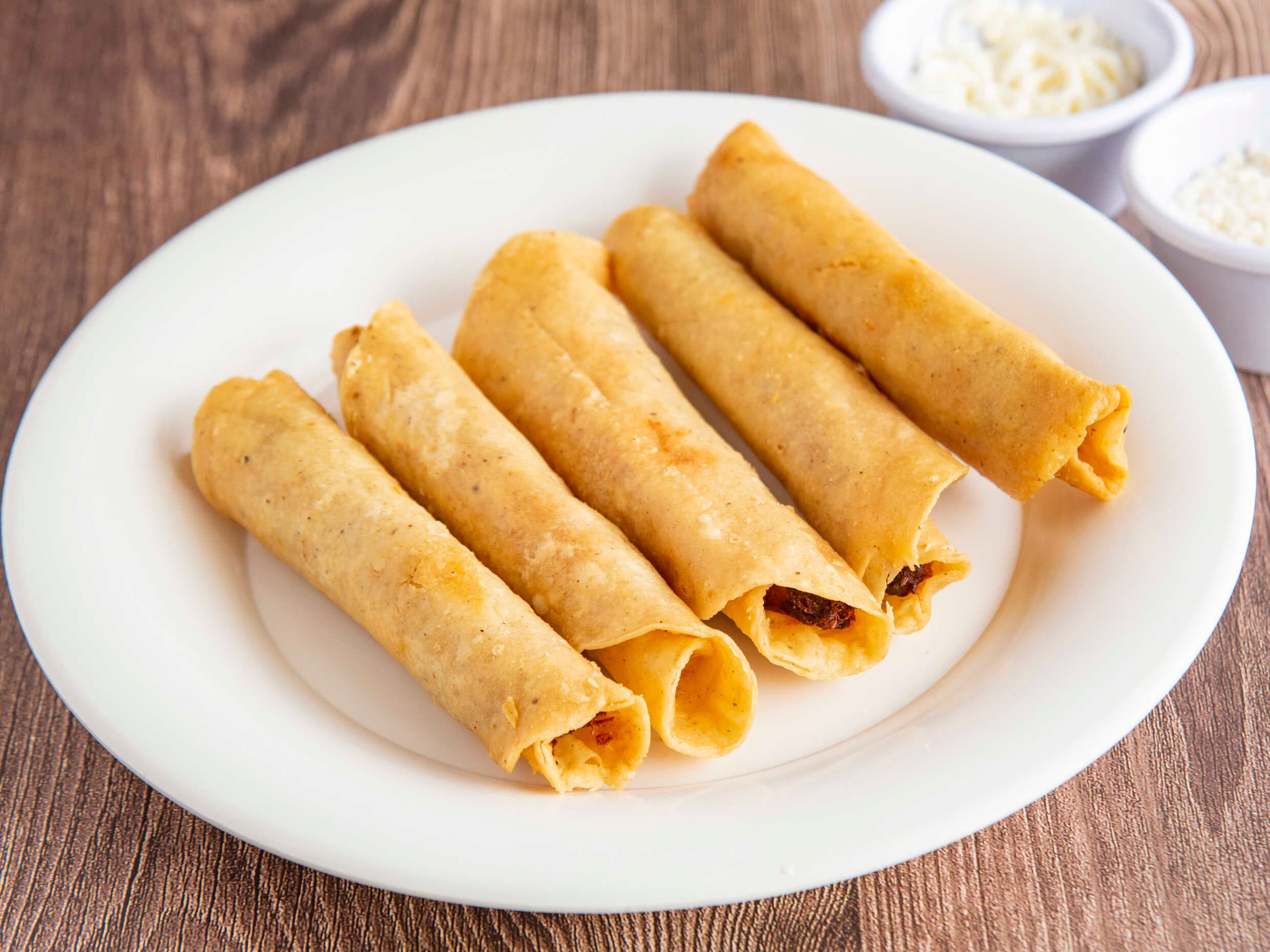 Orden de 5 Tacos Dorados