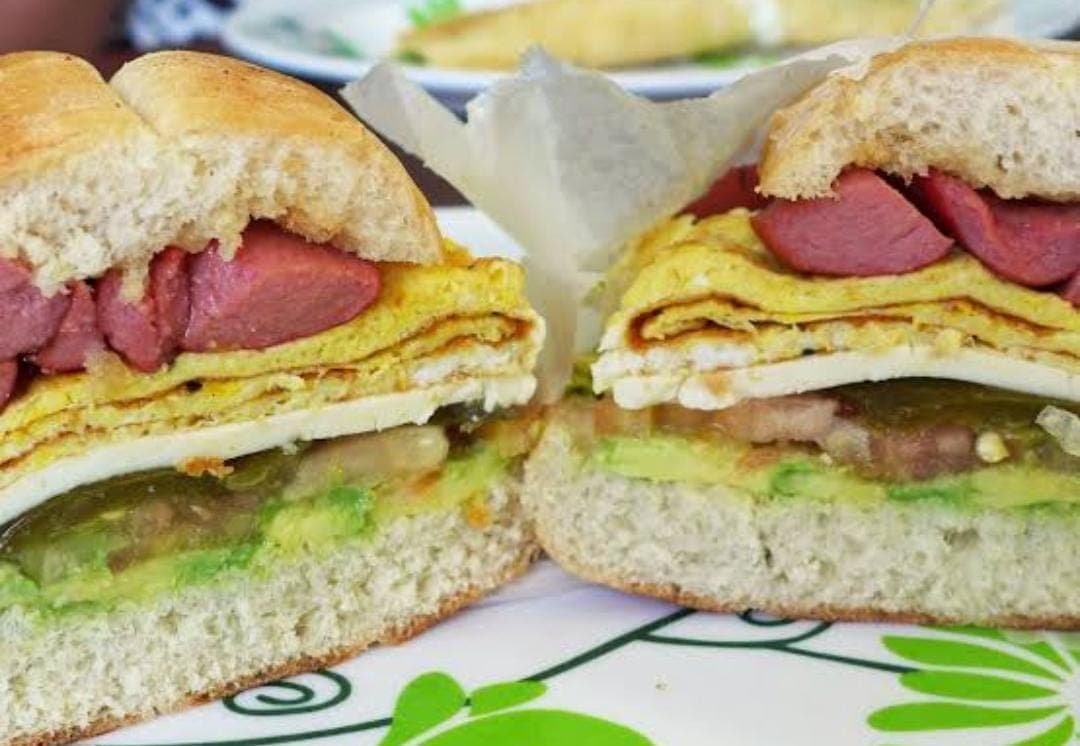 Torta de Huevo con Salchicha