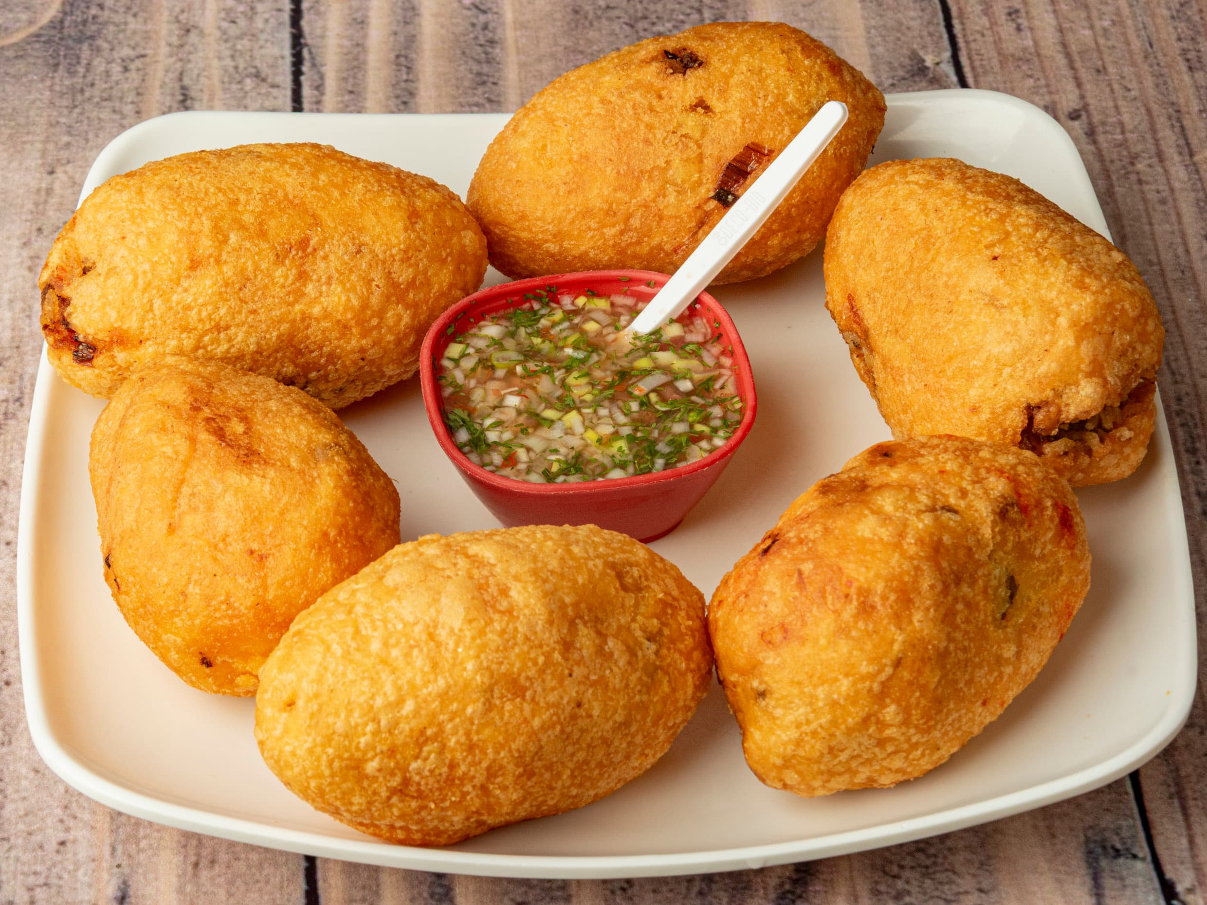 Pastel de yuca compra 5 lleva 6