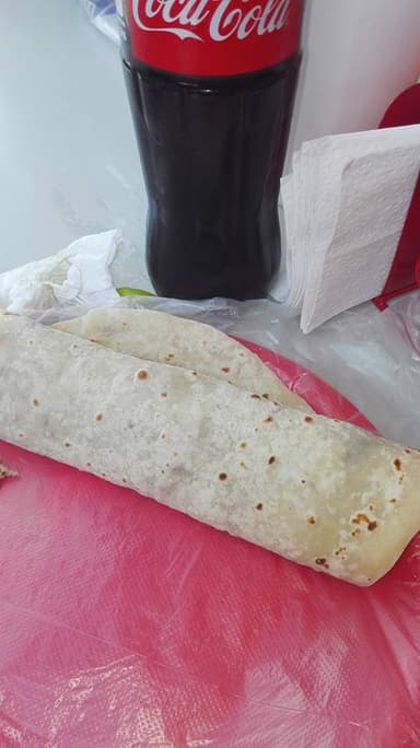 Pierna en Salsa Roja con Nopales