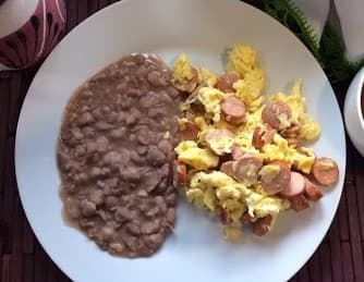 Huevos con Salchicha