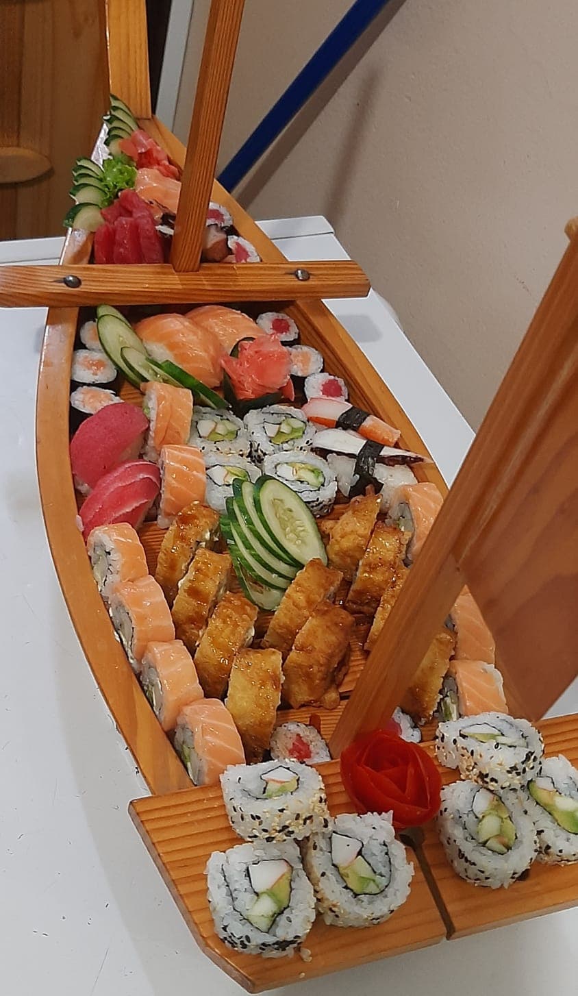Barco de Sushi Grande 55 Piezas