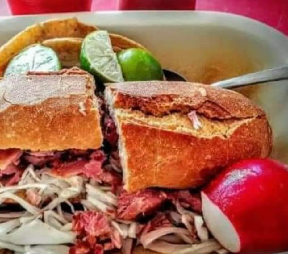Combo Torta Surtida + Agua Fresca