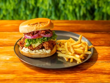 Hamburguesa Pollo Crunchy Con Papas