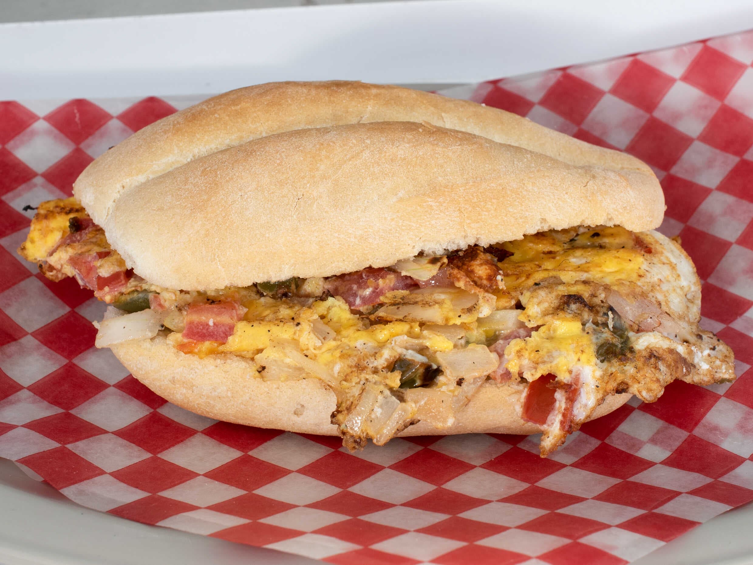 Torta de Huevo A La Mexicana