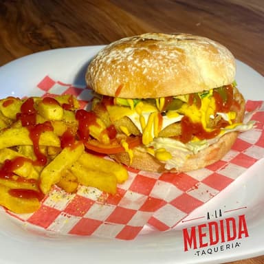 Hamburguesa Pollo C/Papas
