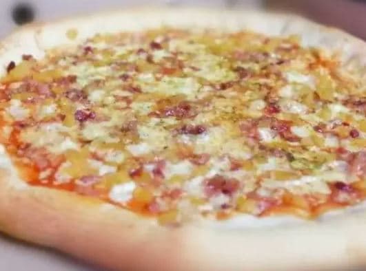 Pizza Mediana (6 Porciones)